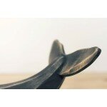 Grande baleine en bois