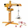 Grue de construction jaune géante en bois