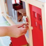 Villa moderne pour poupée en bois